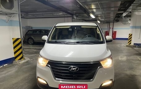 Hyundai H-1 II рестайлинг, 2018 год, 3 600 000 рублей, 9 фотография