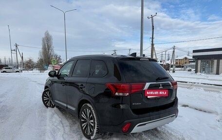 Mitsubishi Outlander III рестайлинг 3, 2019 год, 2 290 000 рублей, 4 фотография