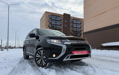 Mitsubishi Outlander III рестайлинг 3, 2019 год, 2 290 000 рублей, 7 фотография
