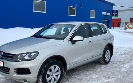Volkswagen Touareg III, 2011 год, 1 850 000 рублей, 1 фотография