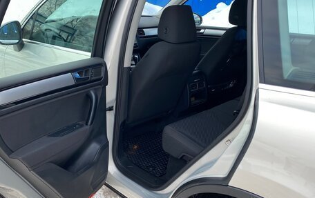 Volkswagen Touareg III, 2011 год, 1 850 000 рублей, 11 фотография