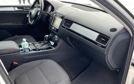 Volkswagen Touareg III, 2011 год, 1 850 000 рублей, 10 фотография