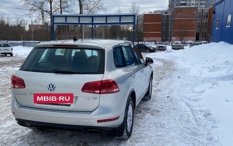 Volkswagen Touareg III, 2011 год, 1 850 000 рублей, 4 фотография
