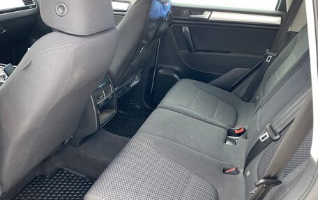 Volkswagen Touareg III, 2011 год, 1 850 000 рублей, 12 фотография