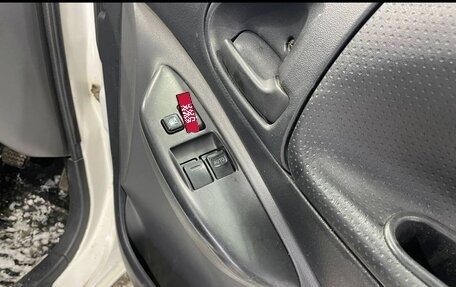 Toyota Vitz, 2004 год, 370 000 рублей, 8 фотография