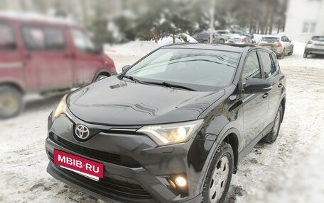 Toyota RAV4, 2019 год, 2 230 000 рублей, 2 фотография