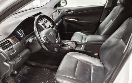 Toyota Camry, 2016 год, 1 950 000 рублей, 20 фотография