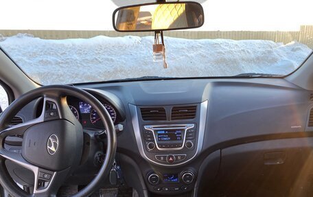 Hyundai Solaris II рестайлинг, 2015 год, 1 170 000 рублей, 5 фотография