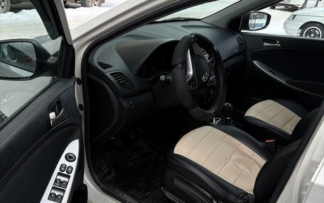 Hyundai Solaris II рестайлинг, 2015 год, 950 000 рублей, 2 фотография