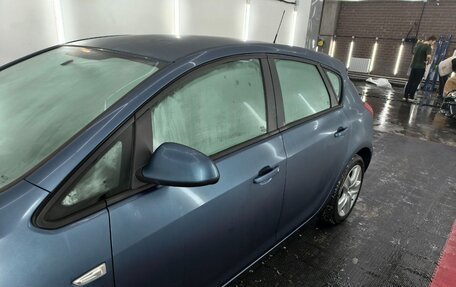 Opel Astra J, 2013 год, 900 000 рублей, 3 фотография