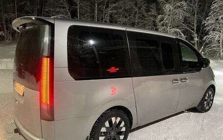 Hyundai Staria, 2021 год, 4 900 000 рублей, 3 фотография