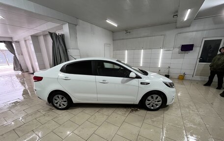 KIA Rio III рестайлинг, 2016 год, 1 000 000 рублей, 5 фотография