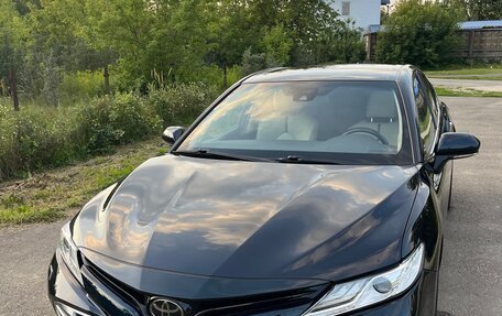Toyota Camry, 2018 год, 2 700 000 рублей, 1 фотография