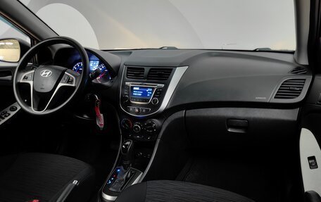 Hyundai Solaris II рестайлинг, 2015 год, 878 000 рублей, 13 фотография