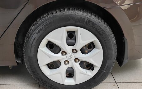 Hyundai Solaris II рестайлинг, 2015 год, 878 000 рублей, 23 фотография