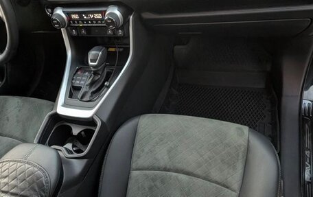 Toyota RAV4, 2023 год, 4 050 000 рублей, 14 фотография