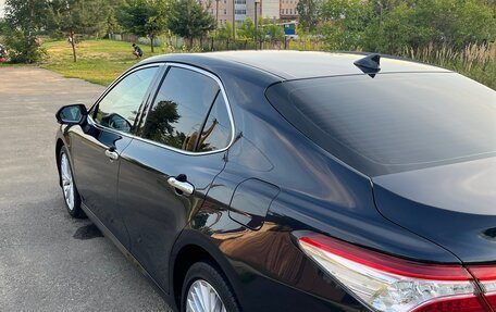 Toyota Camry, 2018 год, 2 700 000 рублей, 3 фотография