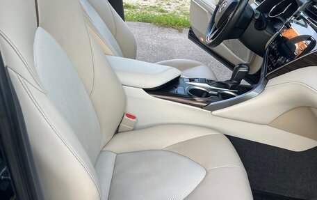 Toyota Camry, 2018 год, 2 700 000 рублей, 13 фотография