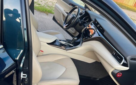 Toyota Camry, 2018 год, 2 700 000 рублей, 19 фотография