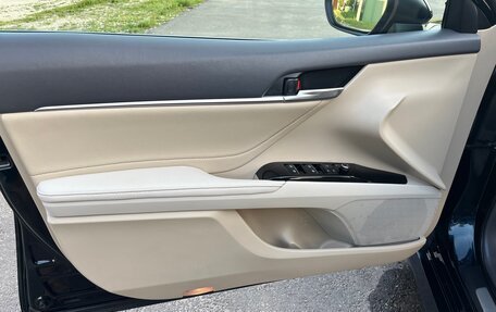 Toyota Camry, 2018 год, 2 700 000 рублей, 23 фотография