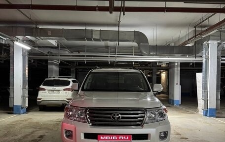 Toyota Land Cruiser 200, 2013 год, 4 000 000 рублей, 1 фотография