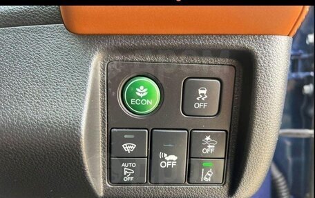 Honda Vezel, 2017 год, 1 450 000 рублей, 10 фотография