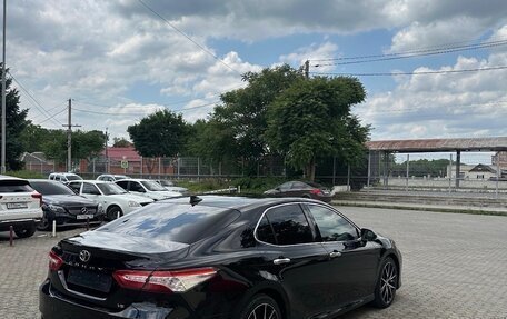 Toyota Camry, 2020 год, 2 950 000 рублей, 4 фотография