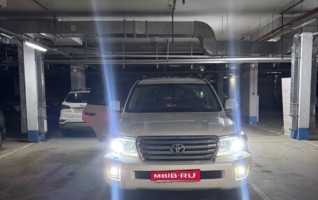 Toyota Land Cruiser 200, 2013 год, 4 000 000 рублей, 3 фотография