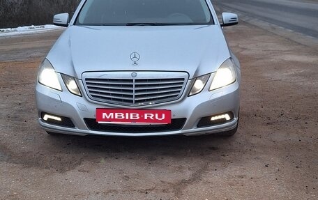 Mercedes-Benz E-Класс, 2009 год, 950 000 рублей, 3 фотография