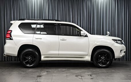 Toyota Land Cruiser Prado 150 рестайлинг 2, 2019 год, 4 770 000 рублей, 5 фотография