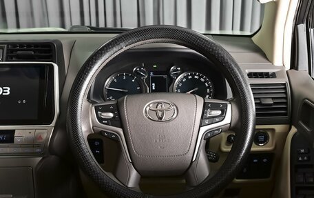 Toyota Land Cruiser Prado 150 рестайлинг 2, 2019 год, 4 770 000 рублей, 12 фотография