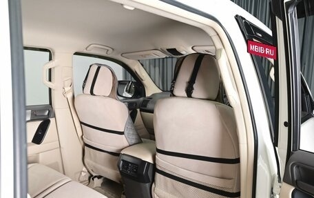 Toyota Land Cruiser Prado 150 рестайлинг 2, 2019 год, 4 770 000 рублей, 11 фотография