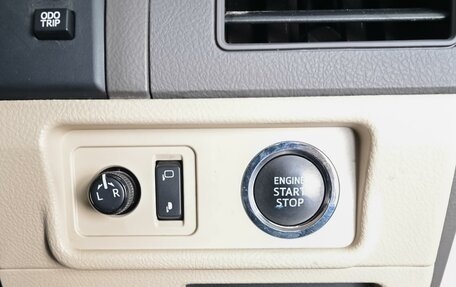 Toyota Land Cruiser Prado 150 рестайлинг 2, 2019 год, 4 770 000 рублей, 19 фотография