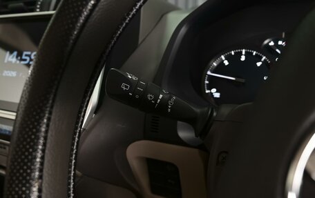 Toyota Land Cruiser Prado 150 рестайлинг 2, 2019 год, 4 770 000 рублей, 20 фотография