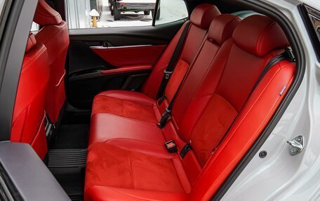 Toyota Camry, 2024 год, 3 998 000 рублей, 9 фотография