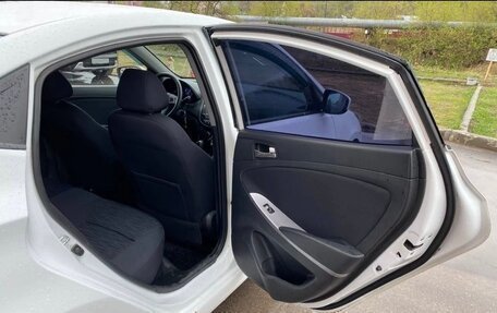 Hyundai Solaris II рестайлинг, 2015 год, 810 000 рублей, 2 фотография