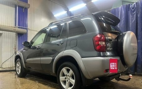 Toyota RAV4, 2004 год, 700 000 рублей, 3 фотография