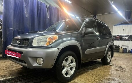 Toyota RAV4, 2004 год, 700 000 рублей, 2 фотография