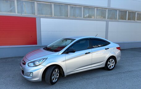 Hyundai Solaris II рестайлинг, 2013 год, 850 000 рублей, 2 фотография