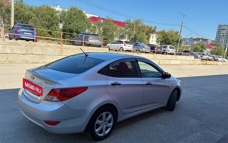 Hyundai Solaris II рестайлинг, 2013 год, 850 000 рублей, 4 фотография