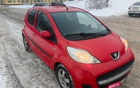 Peugeot 107 I рестайлинг, 2011 год, 410 000 рублей, 7 фотография