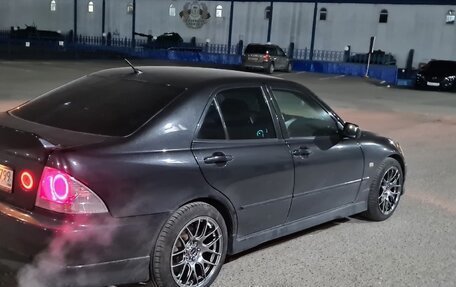 Lexus IS II рестайлинг 2, 2003 год, 930 000 рублей, 2 фотография