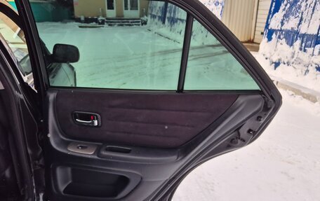 Lexus IS II рестайлинг 2, 2003 год, 930 000 рублей, 18 фотография