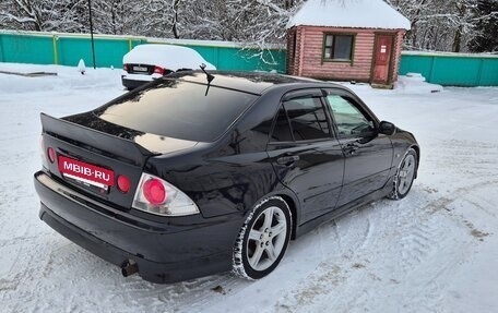 Lexus IS II рестайлинг 2, 2003 год, 930 000 рублей, 10 фотография