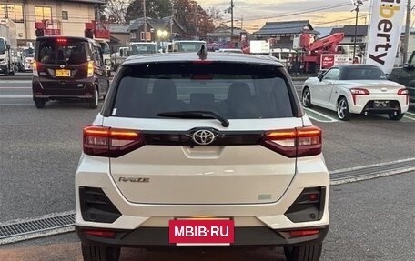 Toyota Raize I, 2022 год, 1 648 000 рублей, 6 фотография