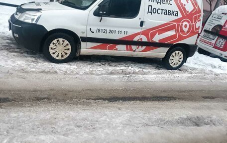 Peugeot Partner II рестайлинг 2, 2011 год, 530 000 рублей, 9 фотография