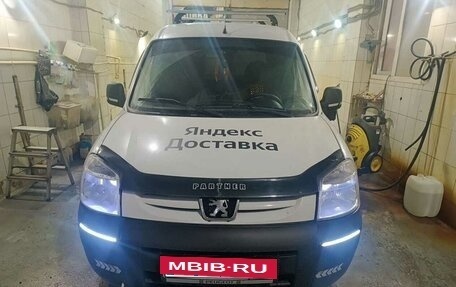 Peugeot Partner II рестайлинг 2, 2011 год, 530 000 рублей, 11 фотография