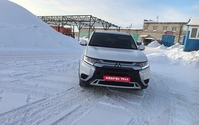 Mitsubishi Outlander III рестайлинг 3, 2018 год, 1 850 000 рублей, 1 фотография