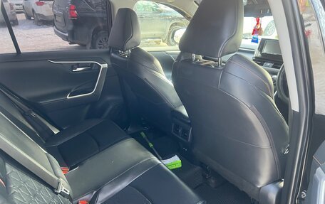 Toyota RAV4, 2020 год, 2 600 000 рублей, 8 фотография