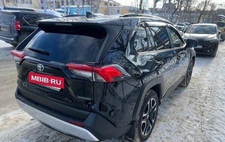 Toyota RAV4, 2020 год, 2 600 000 рублей, 5 фотография